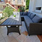 Appartement With E-cars Station *