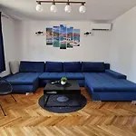 Appartement With E-cars Station