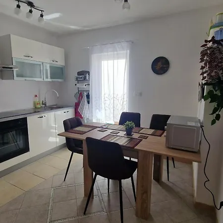 Lejlighed With E-cars Station *