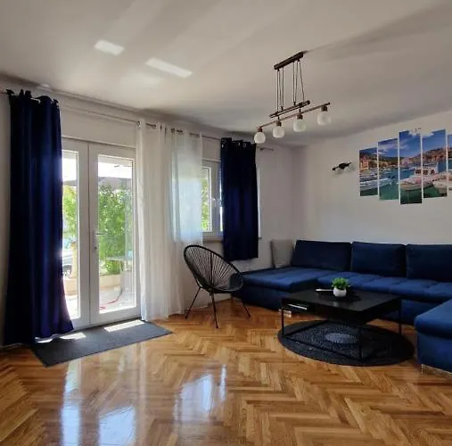 With E-cars Station *