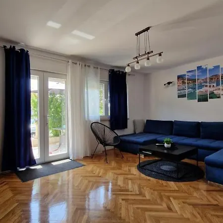 With E-cars Station *