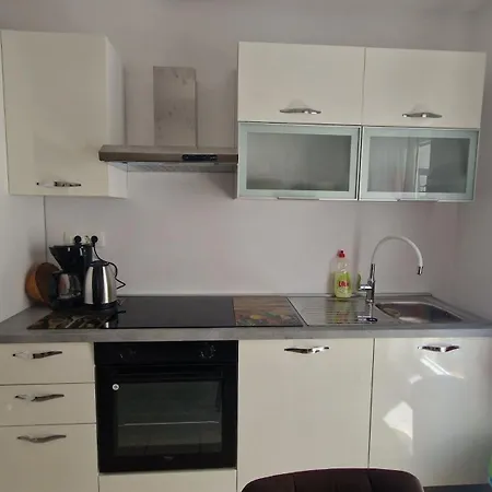 Apartamento With E-cars Station Selce