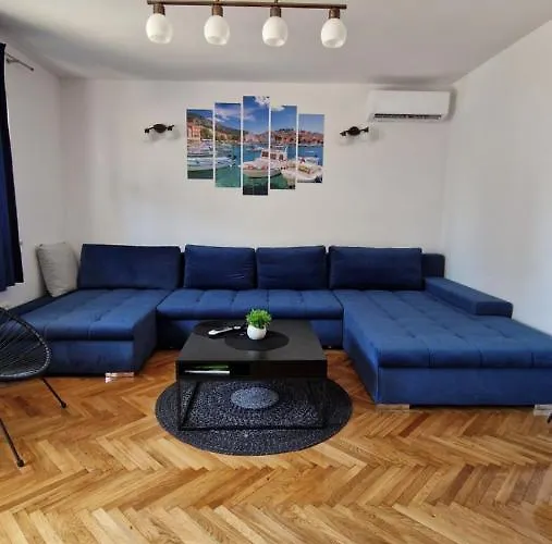 Appartement With E-cars Station