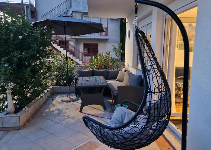 Appartement With E-cars Station Selce